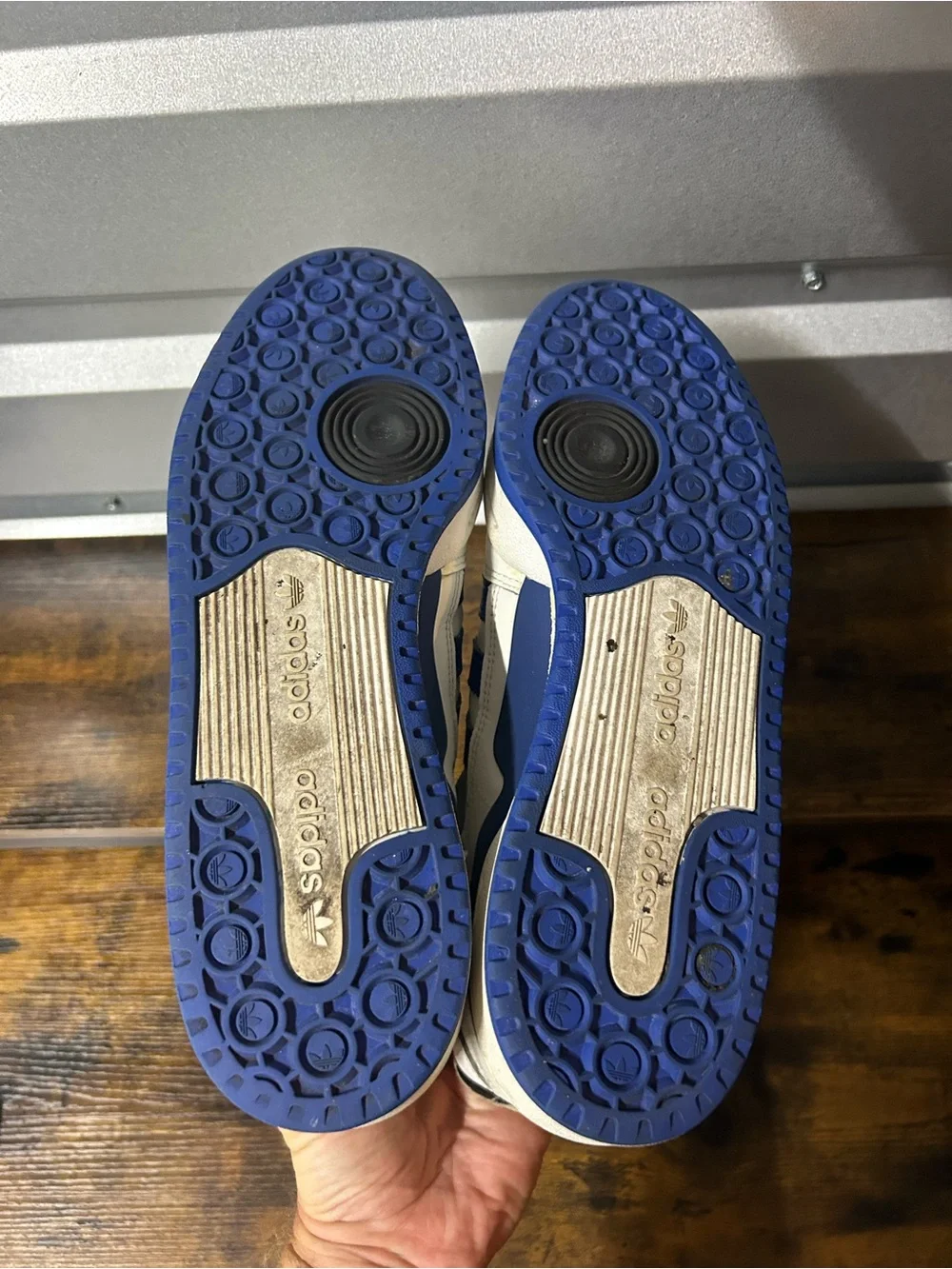 adidas forum mid